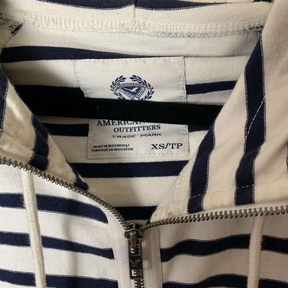 American Eagle Navy Striped Sweatshirt Size XS - Picture 6 of 7
